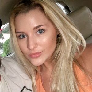 Meet your Posher, Maegan